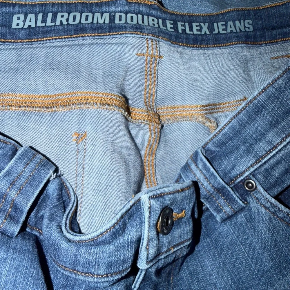 Duluth Trading Co Ballroom Double Flex Jeans Mens 42x32 Blue Standard Fit Denim